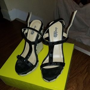 Black and white Wedges
